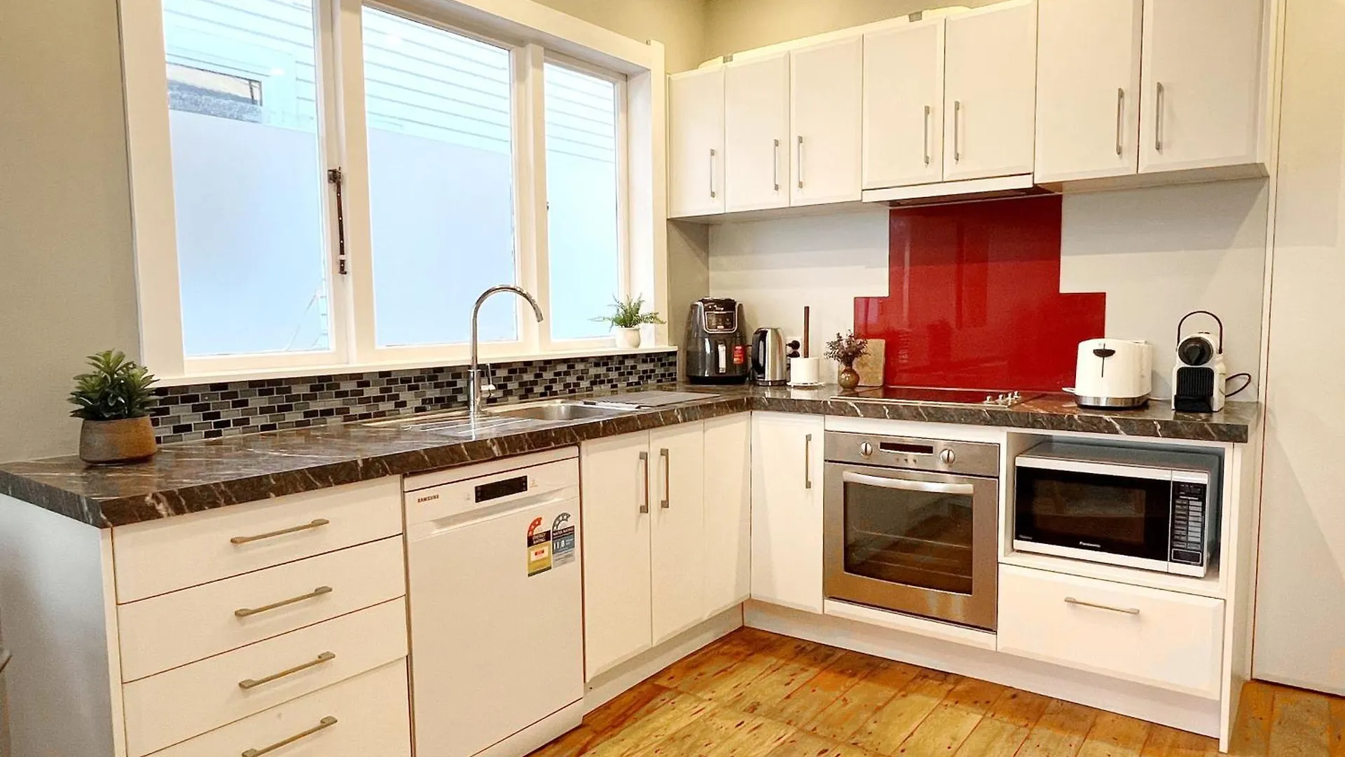 Skyline City - Entire Character Apartment - Views, Parking And Netflix Wellington